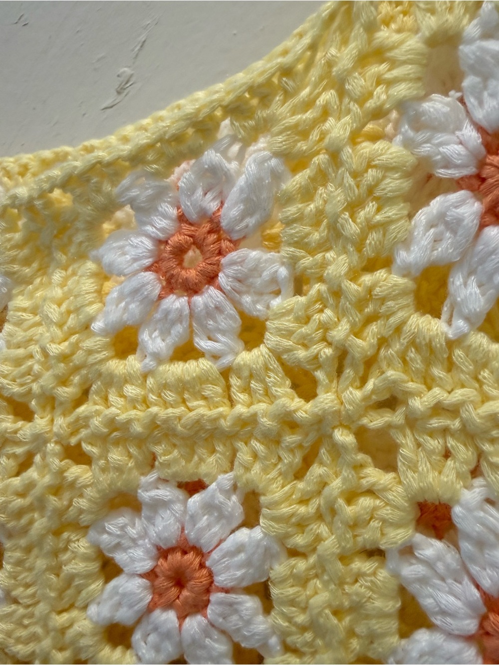 New Altar’s State Yellow Crocheted Daisy Crop Tank Top small - Picture 4 of 10